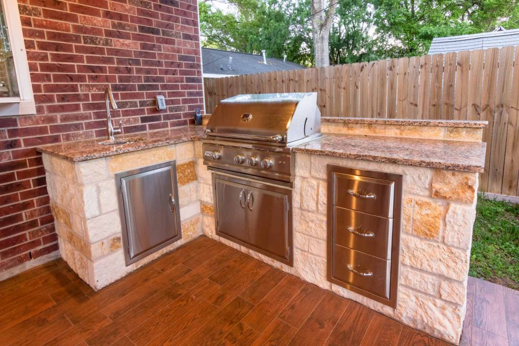 outdoor kitchen