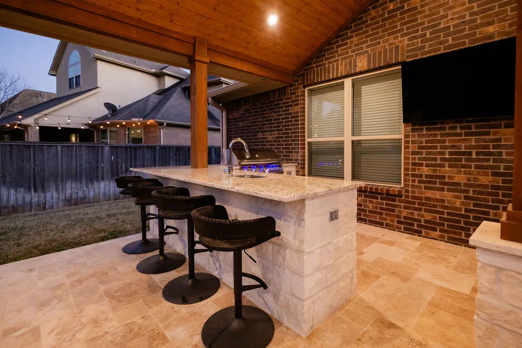 Tall sloped gable in Tombal, Tx