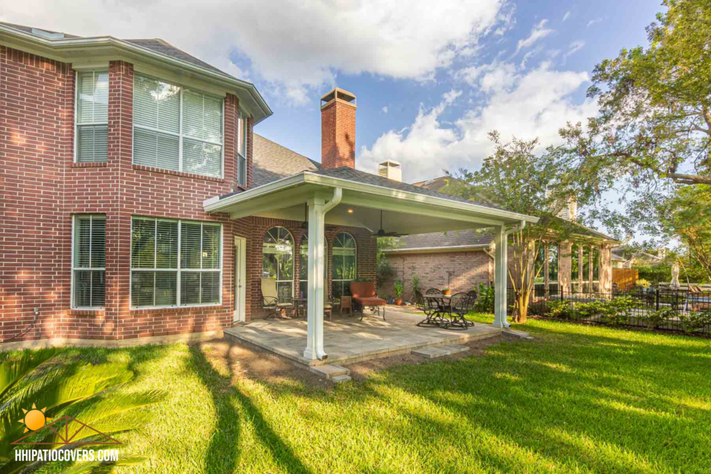 Hip-style patio cover in Missouri City, TX.