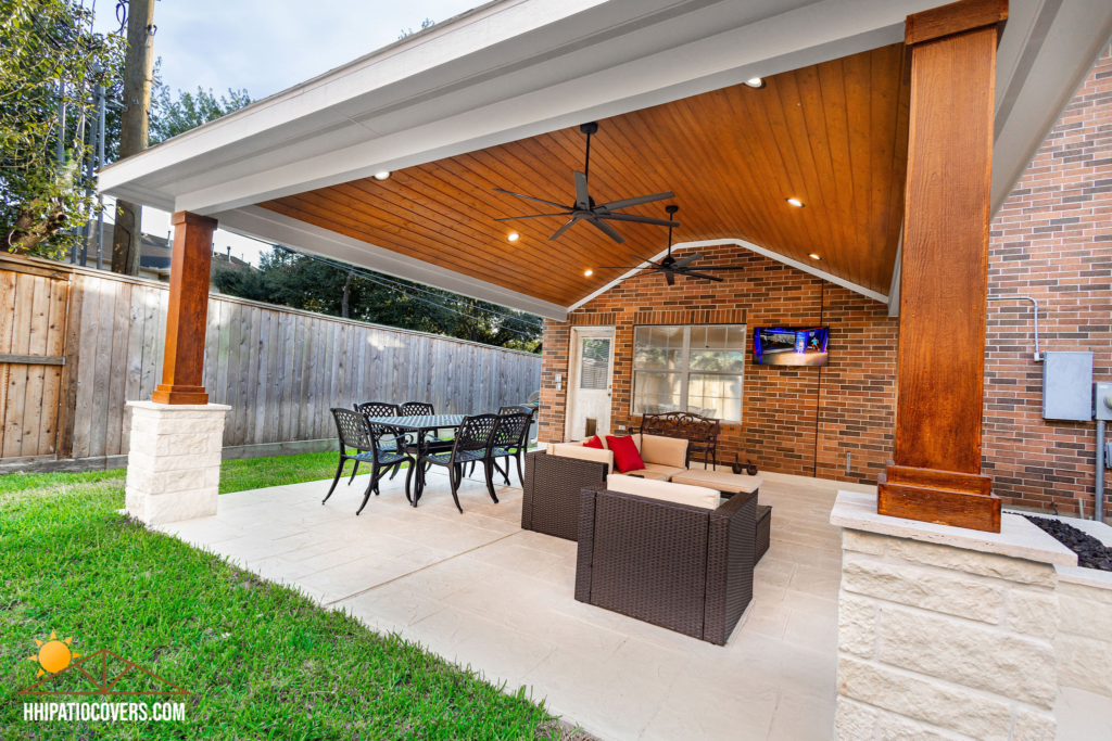 Hip-style patio cover in Bellaire, TX