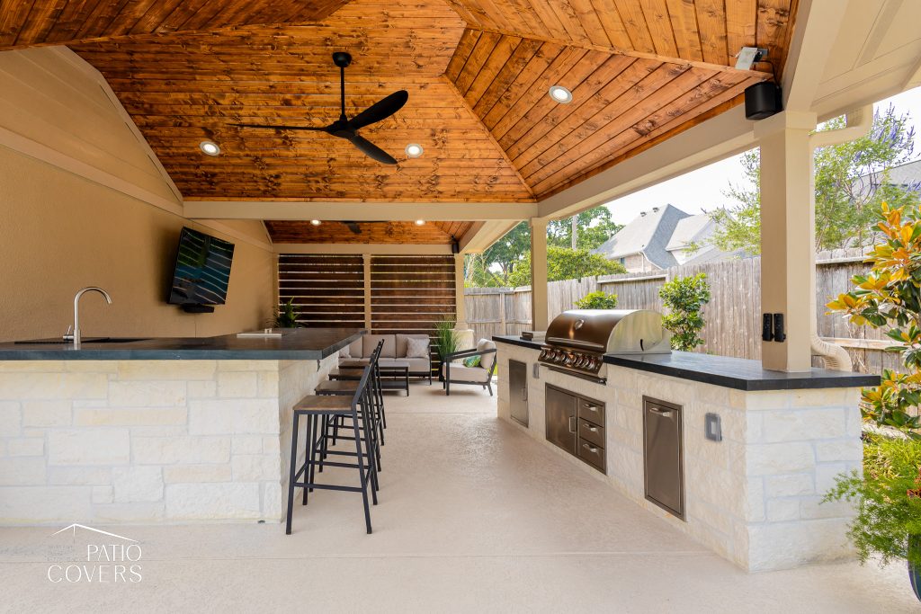 Custom built patio cover in Houston, TX