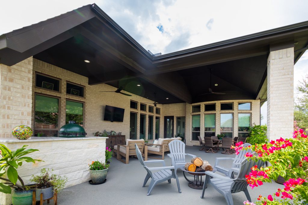 Custom patio cover in Rosharon, TX